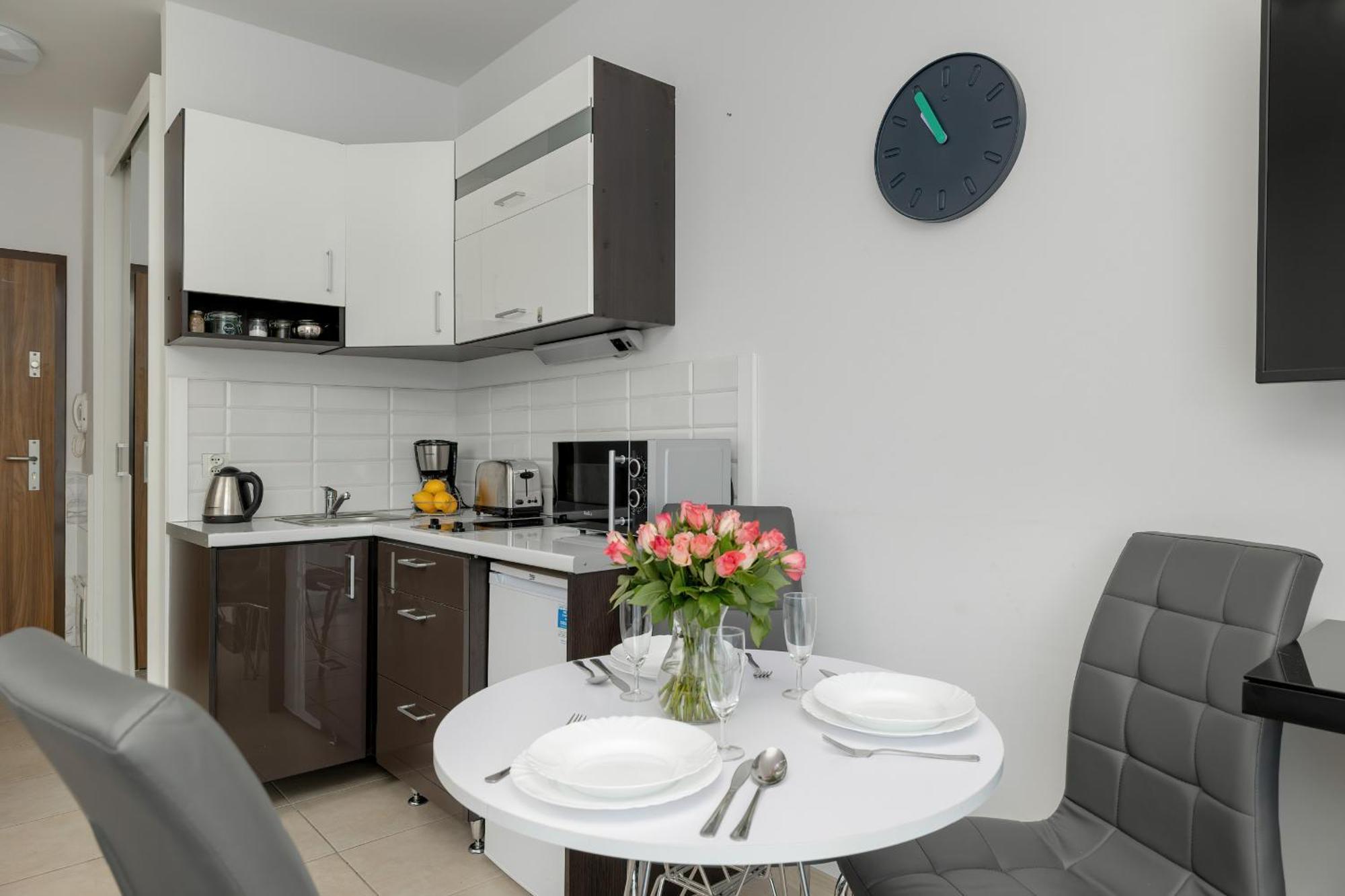 Apartment Flamingo With Balcony In Seaview By Rent Like Miedzyzdroje