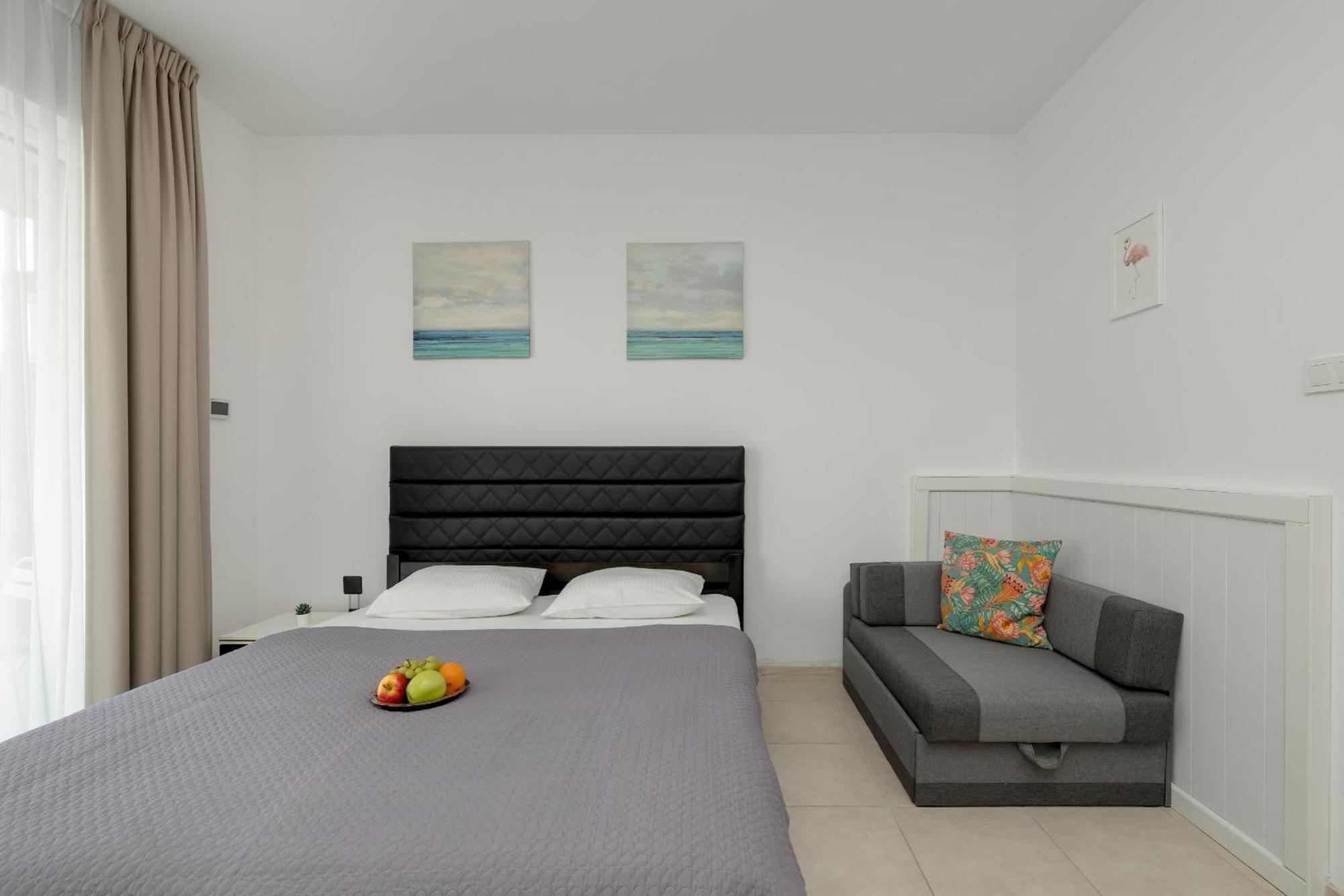 Apartment Flamingo With Balcony In Seaview By Rent Like