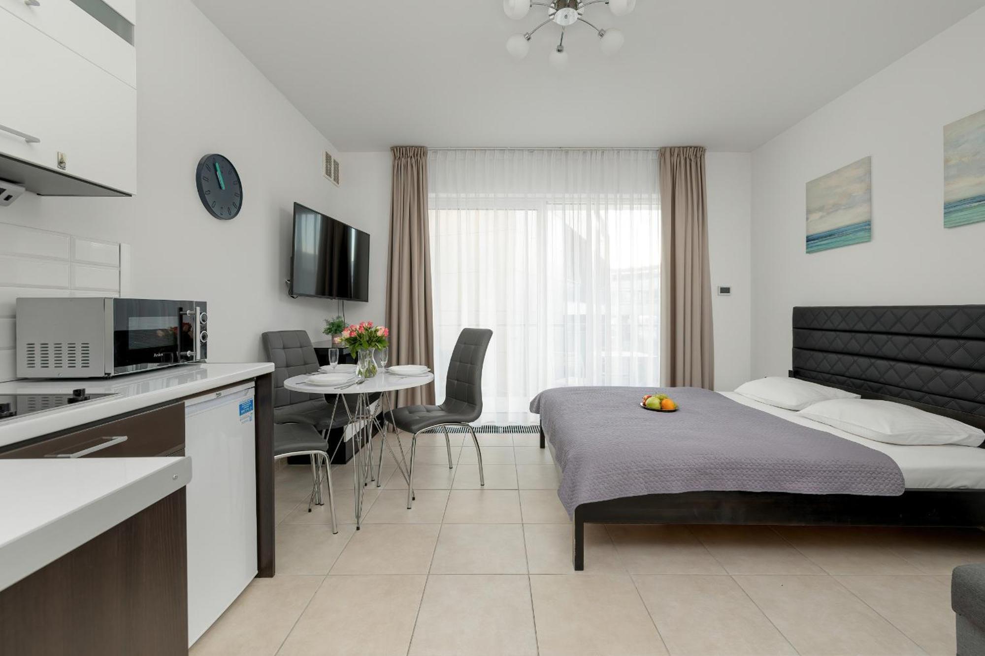 Apartment Flamingo With Balcony In Seaview By Rent Like *